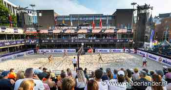 Beach, bier en beats: het EK beachvolleybal op de Arnhemse Markt is begonnen