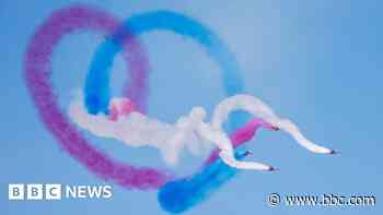 Red Arrows top resort's weekend of aerobatics