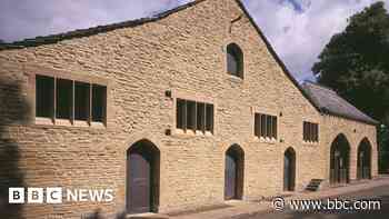 Grade I-listed barn to get new roof in £1.2m plan