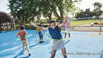 Children who don't want glasses should focus on playing outside