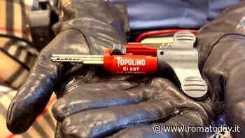 La banda della "Chiave a Topolino" che usa il filo di colla per svaligiare le case dei romani in vacanza