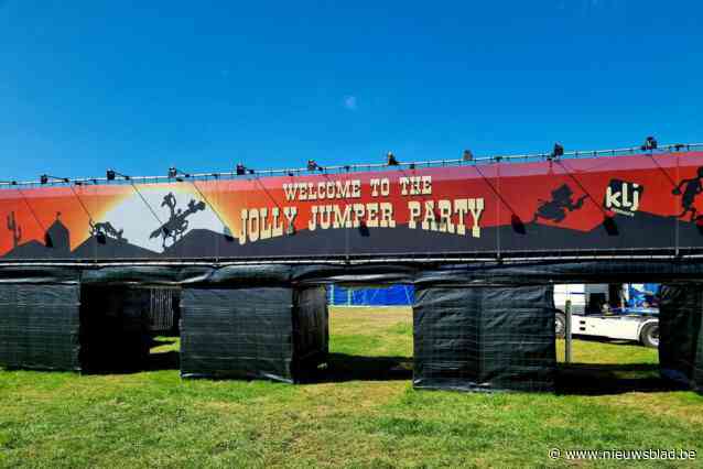 Jongeren keren zich tegen medewerkers die tijdens fuif ruziënde groepen uit elkaar proberen te halen: vrijwilliger in elkaar geslagen, twee jongeren opgepakt