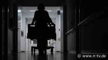 Schock-Diagnose zweimal erfahren: Frau erwacht aus Koma und hat Krebsleiden vergessen