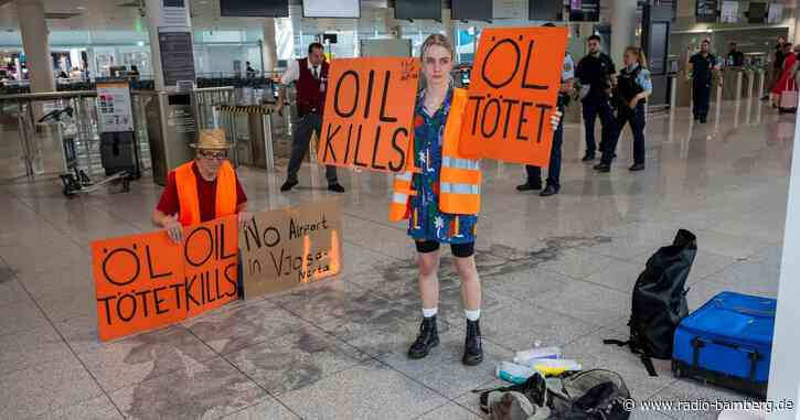«Letzte Generation» protestiert am Flughafen München