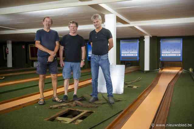 Clubs luiden alarmbel over erbarmelijke toestand kegelkelder in Schelle: “Door schimmel en scheefgetrokken banen kunnen we competitie hier niet starten”