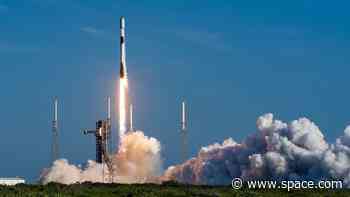 SpaceX plans to launch 2 sharp-eyed Earth-imaging satellites to orbit today