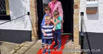 Pub rolls out red carpet for 102-year-old's special birthday