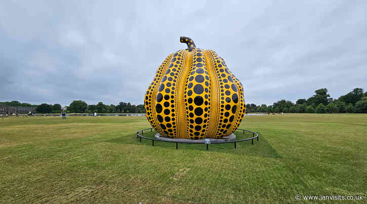 There’s a giant pumpkin in Kensington Gardens