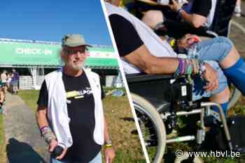 Evert-Jan, 70-jarige ancien op Pukkelpop,  draagt 41 festivalbandjes: “Ik heb er thuis nog 80”