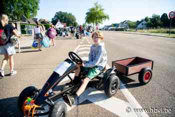 Kiewitse kids verdienen centje bij met bagagevervoer Pukkelpoppers: “Hij is een lifesaver”