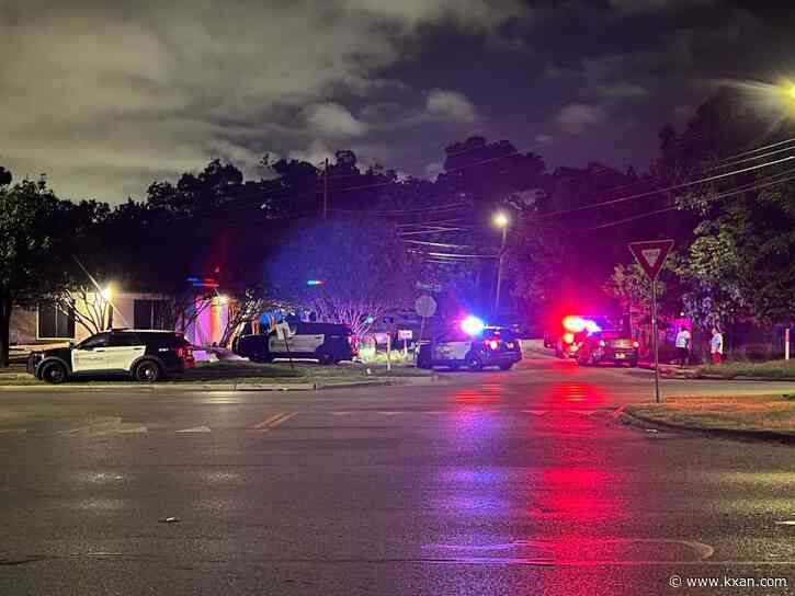 SWAT respond to 'barricaded subject' in east Austin; one person injured