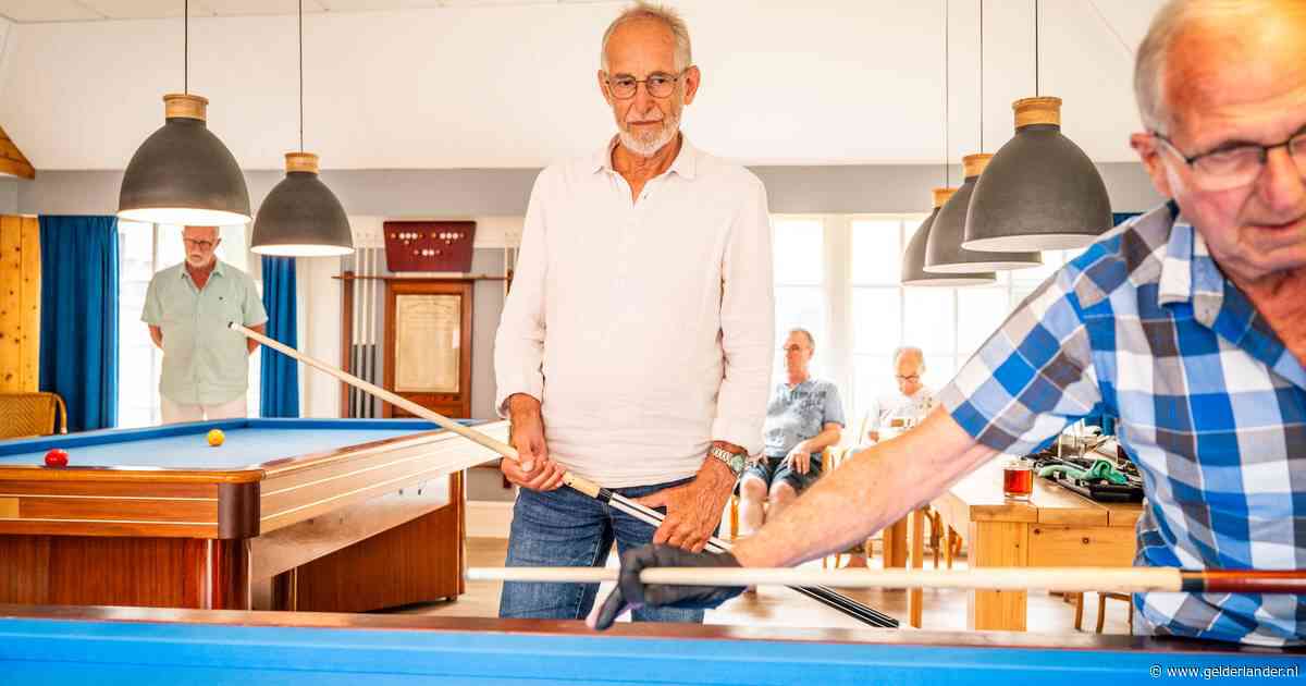 Jan uit B&B Vol Liefde ‘saai’? Helemaal niet, zeggen biljartmaten: ‘Hij is aimabel, sociaal en vriendelijk’