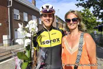 Axel Van den Broeck (2de) moet wenkende zege aan Kiany De Paepe laten: “Ik moest in volle sprint in de remmen”