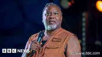 Comedian Reginald D Hunter apologises after anti-Semitism row