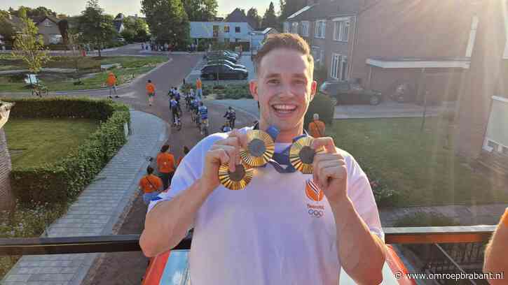 Hattrick Harrie geniet van enorme opkomst bij huldiging in zijn dorp