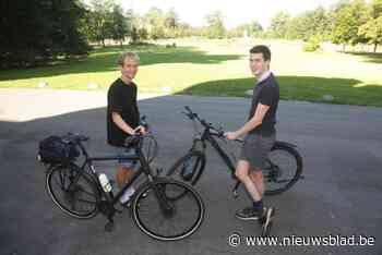 Jonge snaken Bryan Verhoeven (19) en Viktor Heylen (22) kruisen op 13 oktober de degens en dingen naar stem van de jeugd