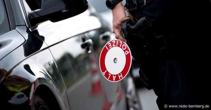 Senior fährt in Schlangenlinien – Rettungswagen kommt