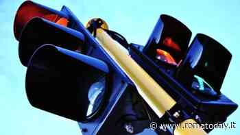 Ancora una rapina al semaforo del Quarticciolo: automobilista colpito al volto e derubato della vettura