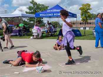 Photo Gallery: Chalk the Walk