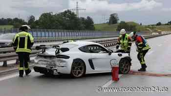Porsche in Leitplanke gekracht: 500PS Sportwagen nur noch Schrott