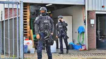 112-nieuws: ruimen drugslab onder zware bewaking • brand in cafetaria