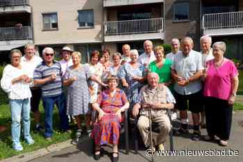 Bewoners residentie komen samen voor zomers feestje: “Onze Roemeense vrienden kwamen na hun werk even mee chillen”