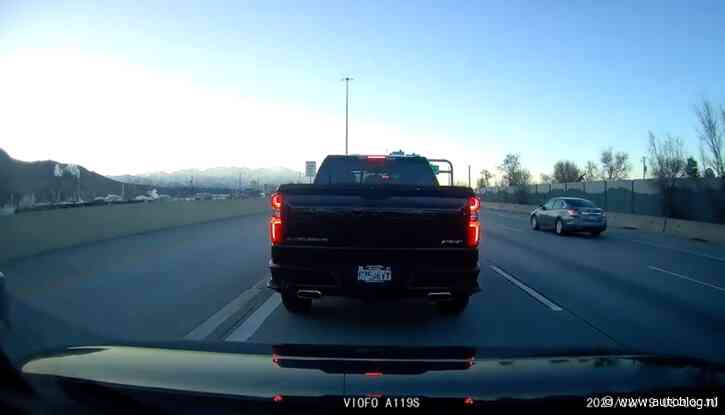 Video: wanneer jij netjes stopt, maar diegene achter je niet