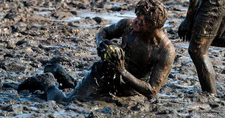 Matschiger Abschluss der Wattolümpiaden-Ära in Brunsbüttel