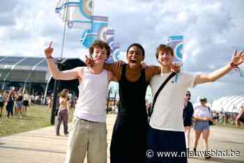 Wij spotten de mooiste Pukkelpop-outfits:  “Ik ben Riri heel dankbaar”