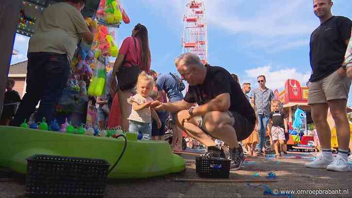 Op deze kermis kun je voor 1,50 euro in de rups: 'Geweldig om te zien'