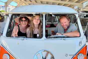 Familie fährt im Bulli-Oldtimer bis nach Mallorca