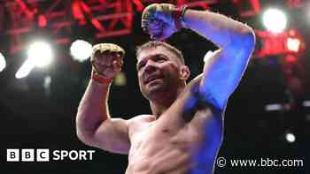 Du Plessis submits Adesanya to retain UFC title