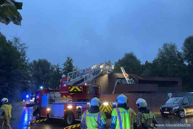 Brandweer rukt uit voor rookontwikkeling op dak van woning