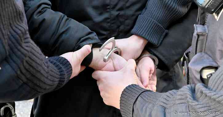 40-Jähriger soll zwei Männer mit Messer verletzt haben