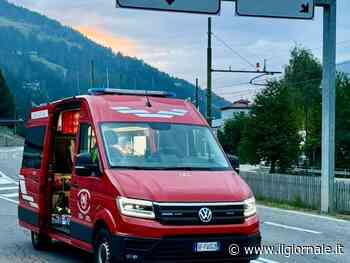 San Candido, ammazza il padre e la vicina e si barrica in casa: si spara durante il blitz