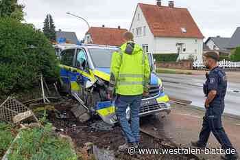 Unfall nach Regen: Polizeiauto kommt in Gehlenbeck von Bundesstraße ab