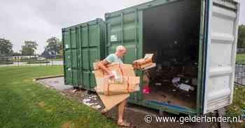 Nu verdienen verenigingen nog geld met oud papier: ‘Als dit wegvalt, kunnen we wel stoppen’