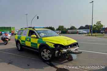 Drie voertuigen betrokken bij ongeval waarbij MUG door rood licht reed: één bestuurder naar ziekenhuis