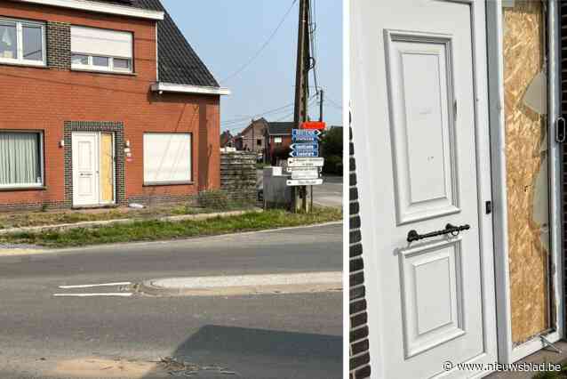 Man wordt van motor geslingerd en vliegt door 40 centimeter breed raam recht in huis: “Hoeveel geluk kan je hebben?”