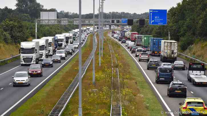 Flinke file op A58 door botsing met vier auto's, ruim een uur vertraging