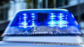 27-Jähriger greift Zugbegleiterin an, flüchtet und liegt später verletzt am Boden