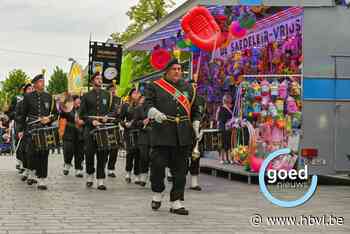 Drumband Hoop in de Toekomst opent kermis met gloednieuwe trommels