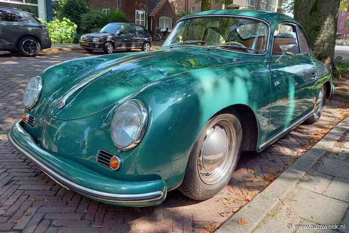 Porsche 356 staat te glimmen in de zomerzon - In het Wild