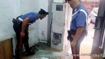 Ladri rumorosi svegliano il vicinato con smerigliatrice e trapano, volevano rubare un bancomat