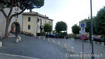 Accoltellato in piazza, grave un uomo. Indagano i carabinieri