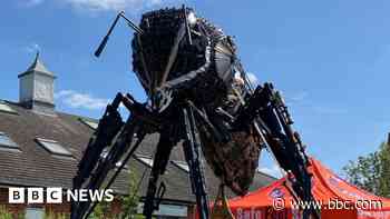Bee sculpture aims to take sting out of knife crime