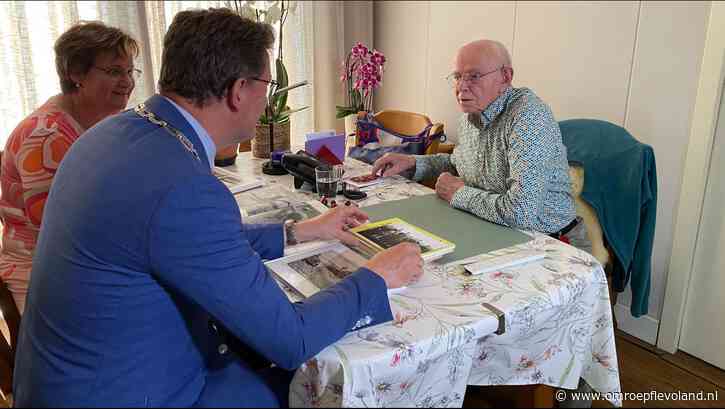 Emmeloord - Polderpionier Cees Omtzigt (104) is de oudste inwoner van Noordoostpolder