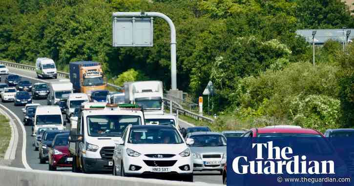 Busy August bank holiday road getaway expected as Britons go ‘day-trip crazy’