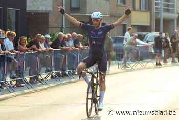 Meer dan één klasse te sterk, Rutger Wouters pakt in Merchtem 26ste zege van het seizoen door... peloton te dubbelen: “Deze overwinning draag ik op aan mijn zieke ploegleider”