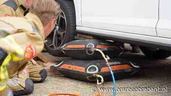 112-nieuws: brandweer tilt auto op voor kat • man rijdt met ogen dicht